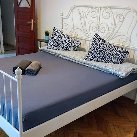 Stayinn Bukares Bagian luar foto
