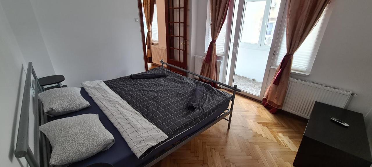 Stayinn Bukares Bagian luar foto